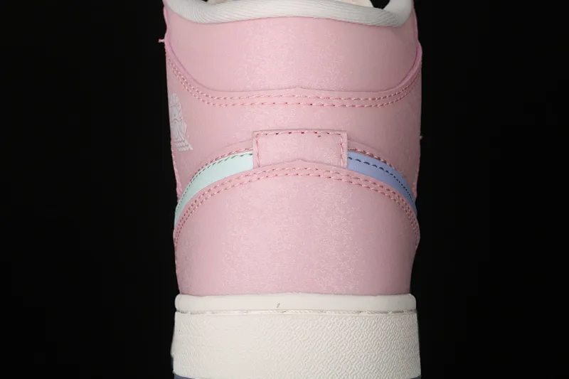 All categories Air Jordan Jordan series basketball shoes Air Jordan 1 Mid Air Jordan 1 Mid AJ1 Joe 1 mid-top goddess pink mandarin duck 555112-600